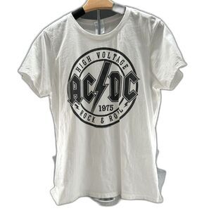 Port & Co. AC/DC High Voltage Rock &Roll 1975 Wm's Lg 100% Cotton New Condition